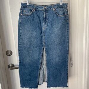 Stradivarius Denim Midi Skirt w/ Front Slit and Raw Hem - Size 44 (US 12)